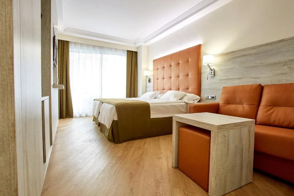 Habitación Individual Superior con vistas al mar — Europe Playa Marina - Adults Only