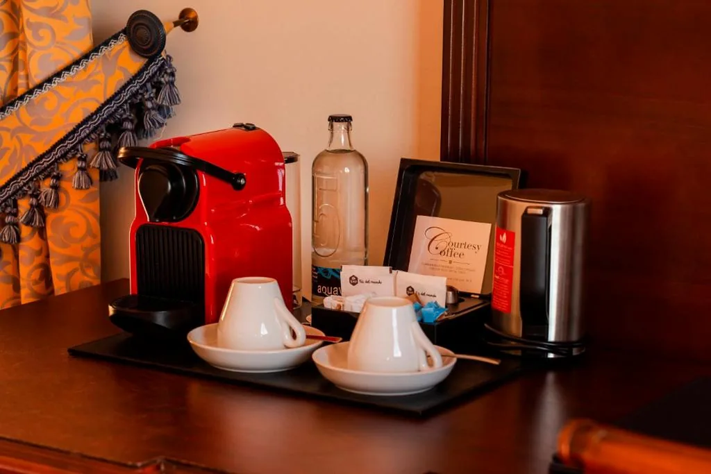 Doppelzimmer (2 Erwachsene + 1 Kind) — Europe Villa Cortes GL