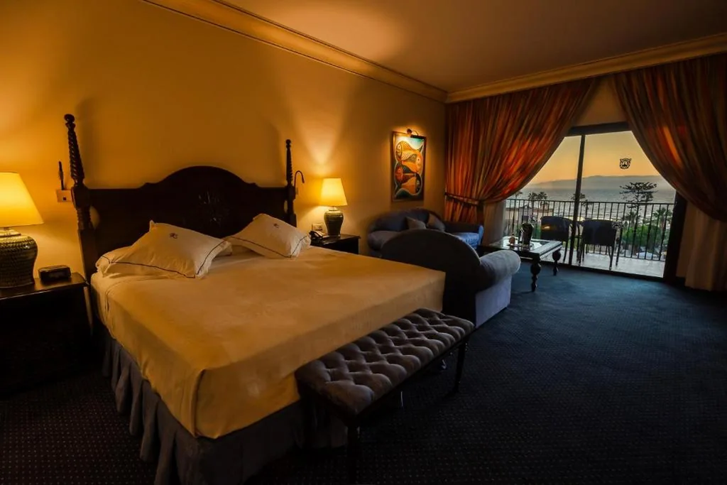 Doppelzimmer mit Meerblick — Europe Villa Cortes GL