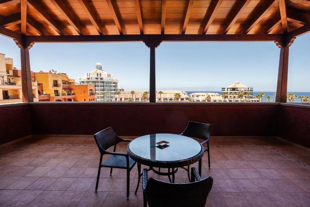Junior Suite mit Meerblick — Europe Villa Cortes GL
