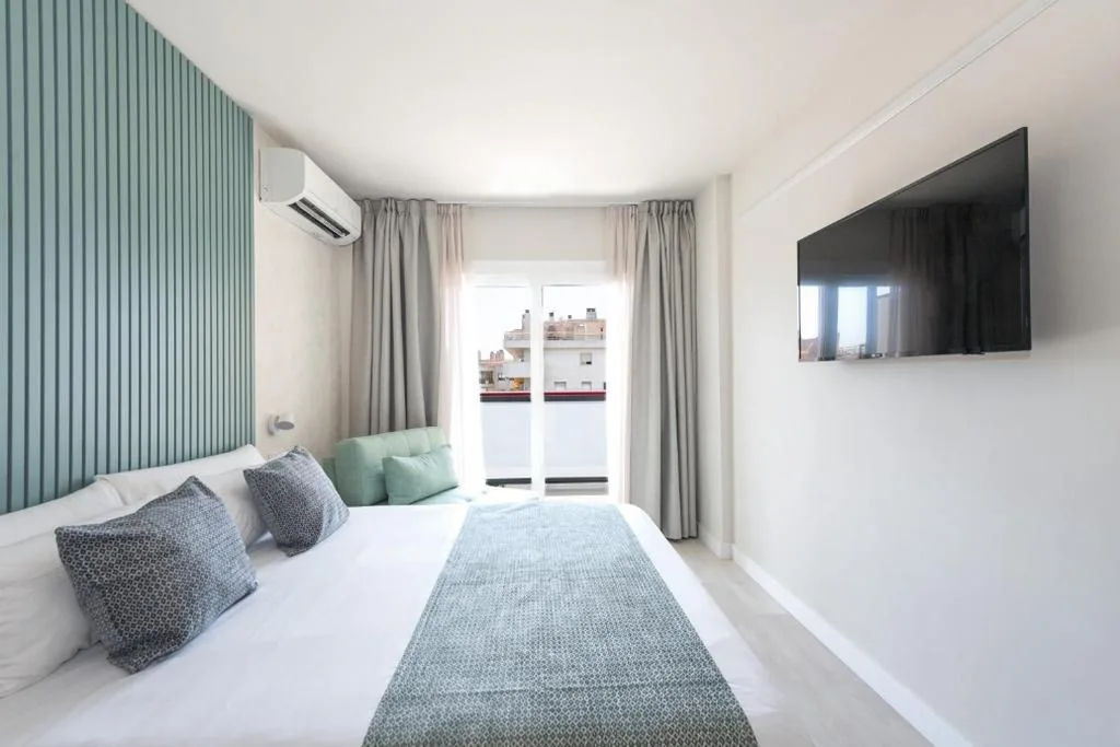 Camera Standard con vista sulla piscina — Eurosalou & Spa