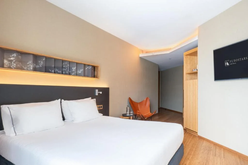 Deluxe-Doppelzimmer mit Zustellbett — Eurostars Barcelona Central
