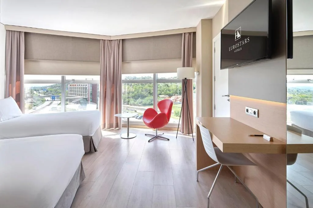 2 miteinander verbundene Doppelzimmer (2 Erwachsene + 2 Kinder) — Eurostars Don Cándido