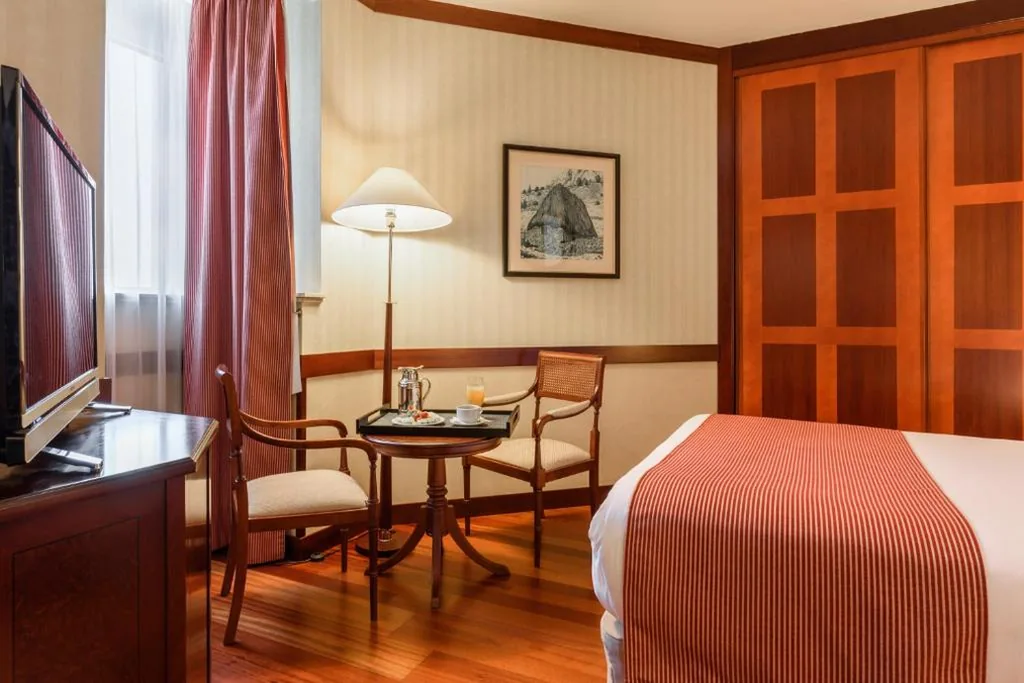Suite Junior — Eurostars Gran Hotel Santiago