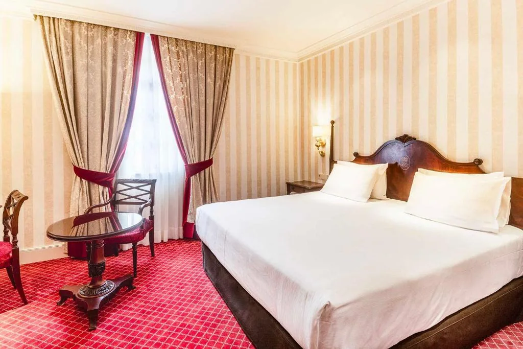 Habitación Premium con vistas al patio de la Reina — Eurostars Hotel de la Reconquista