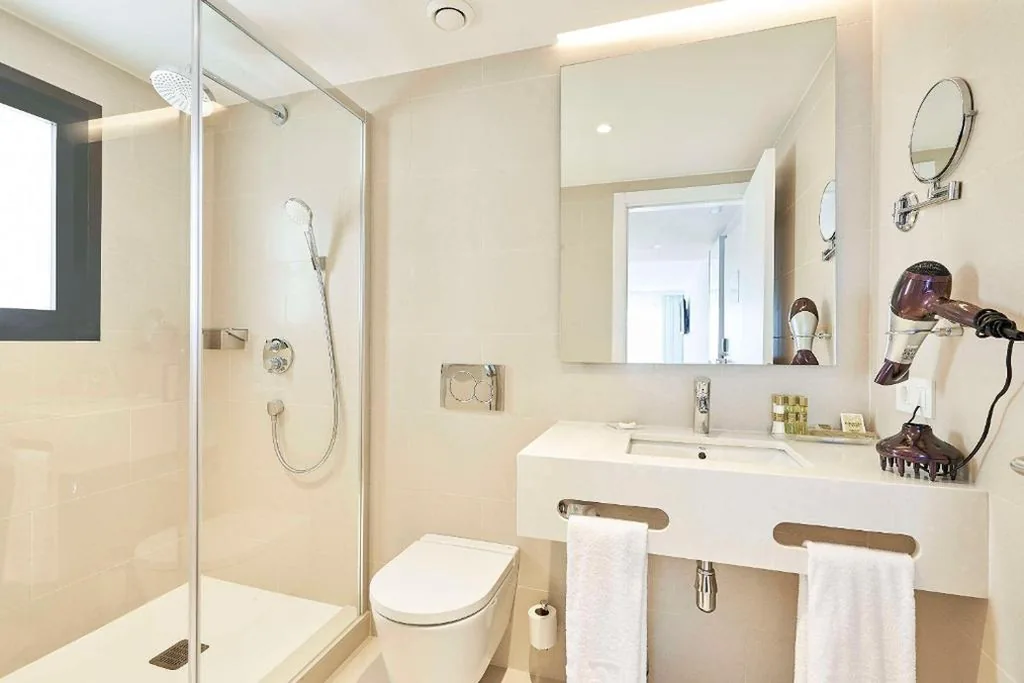Suite con vista mare — Eurostars Ibiza