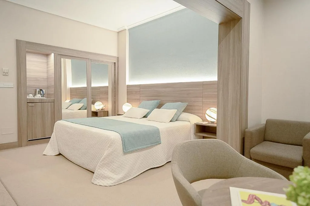 Habitación Doble Deluxe con talasoterapia — Eurostars Louxo Talaso