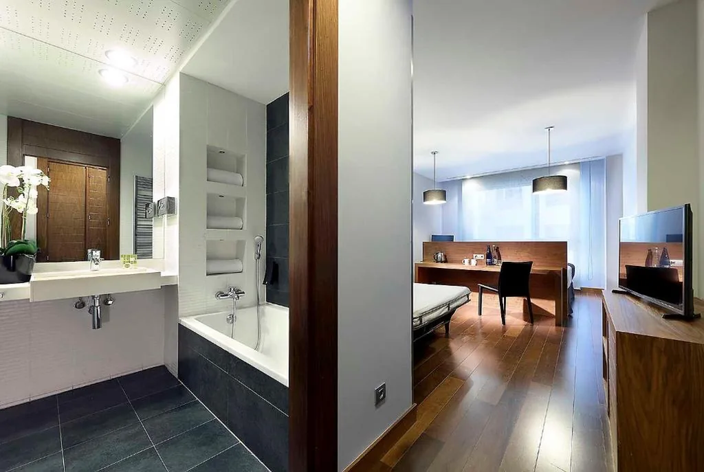 Quadruple Room (2 adults + 2 children) — Eurostars Madrid Congress