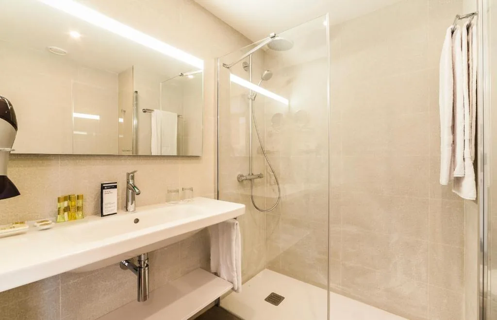 Chambre triple avec balcon — Eurostars Marivent