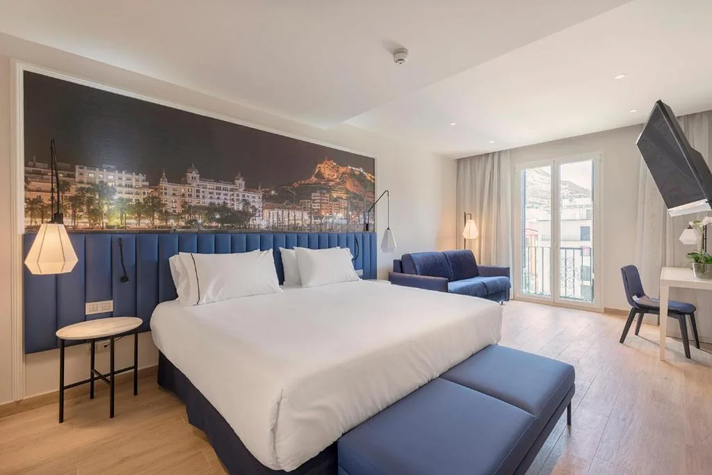 Camera Deluxe — Eurostars Mediterranea Plaza