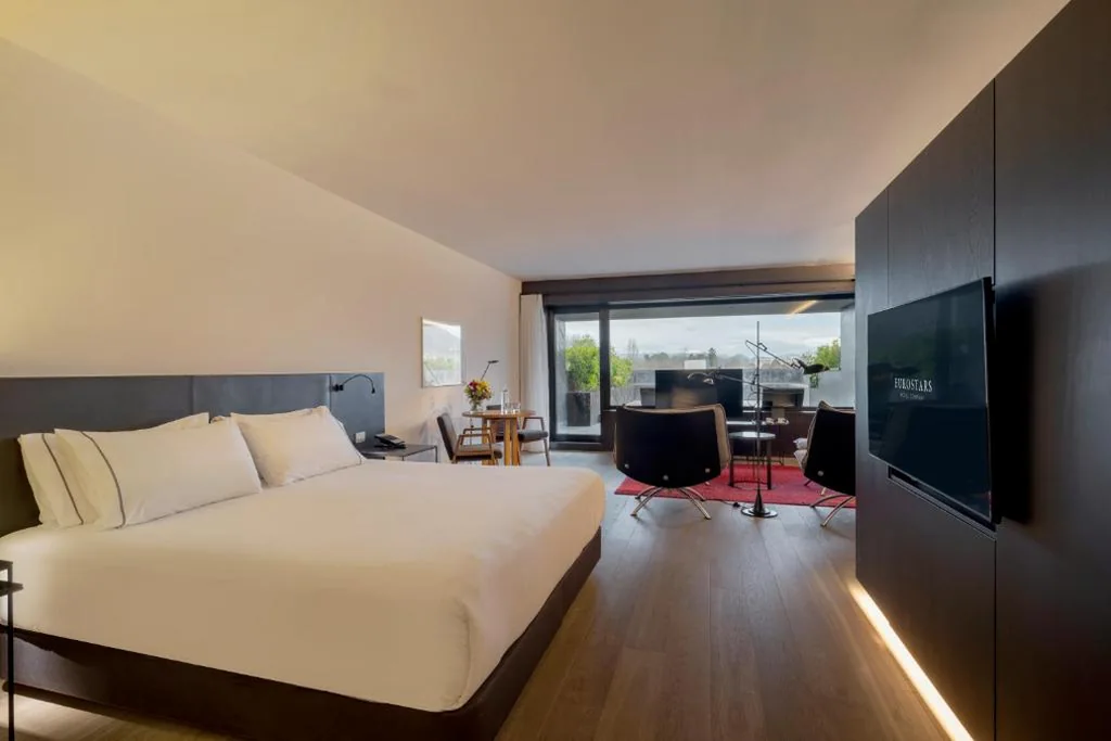 Suite Junior con terraza — Eurostars Pamplona