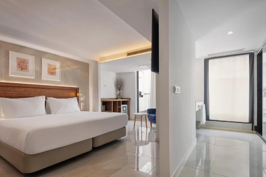 带露台的套房 — Eurostars Puerto de Ibiza