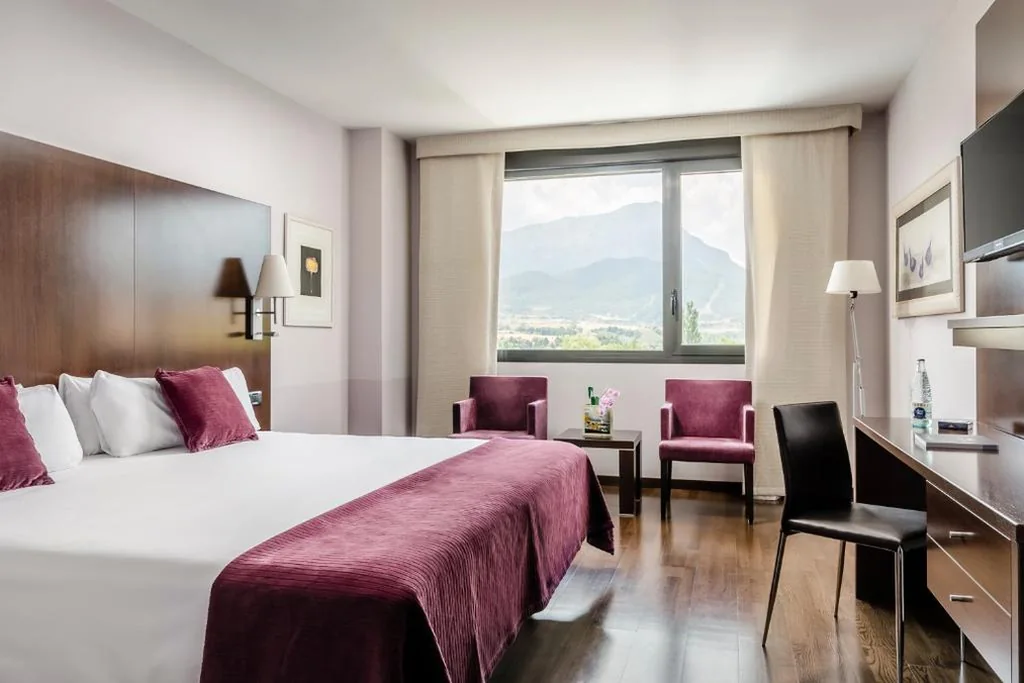 Doppelzimmer mit Parkplatz – 1 oder 2 Betten — Eurostars Reina Felicia