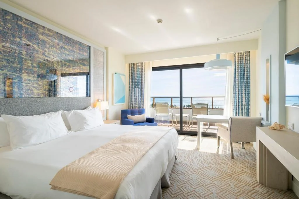 Camera Superior Mediterrani con terrazza e vista sul mare — Eurostars Sitges