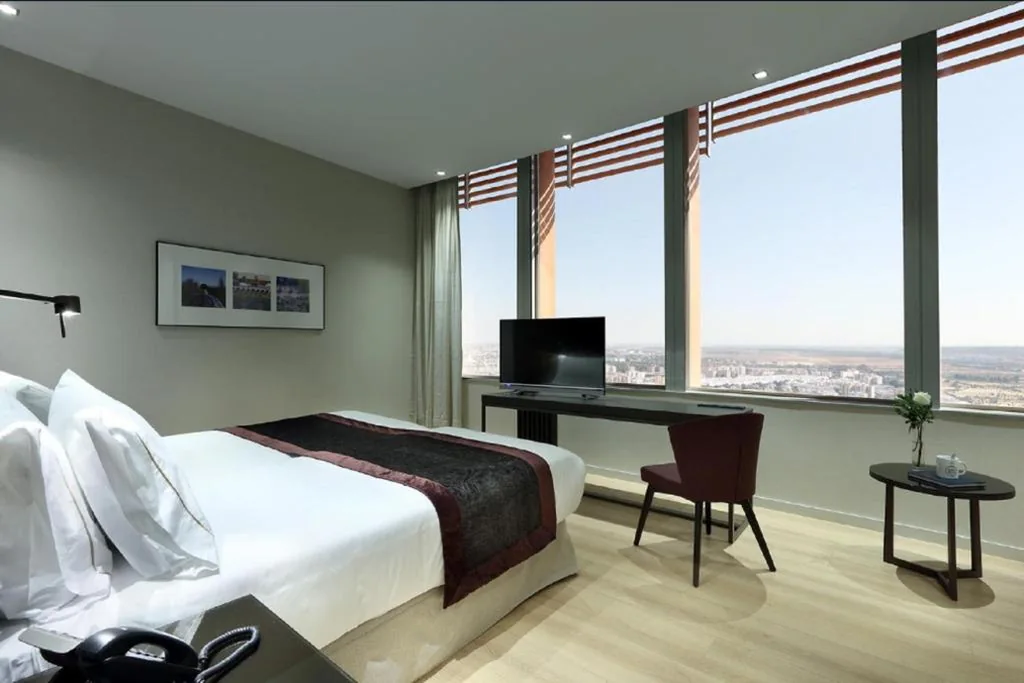 Camera con parcheggio incluso - 1 o 2 letti — Eurostars Torre Sevilla