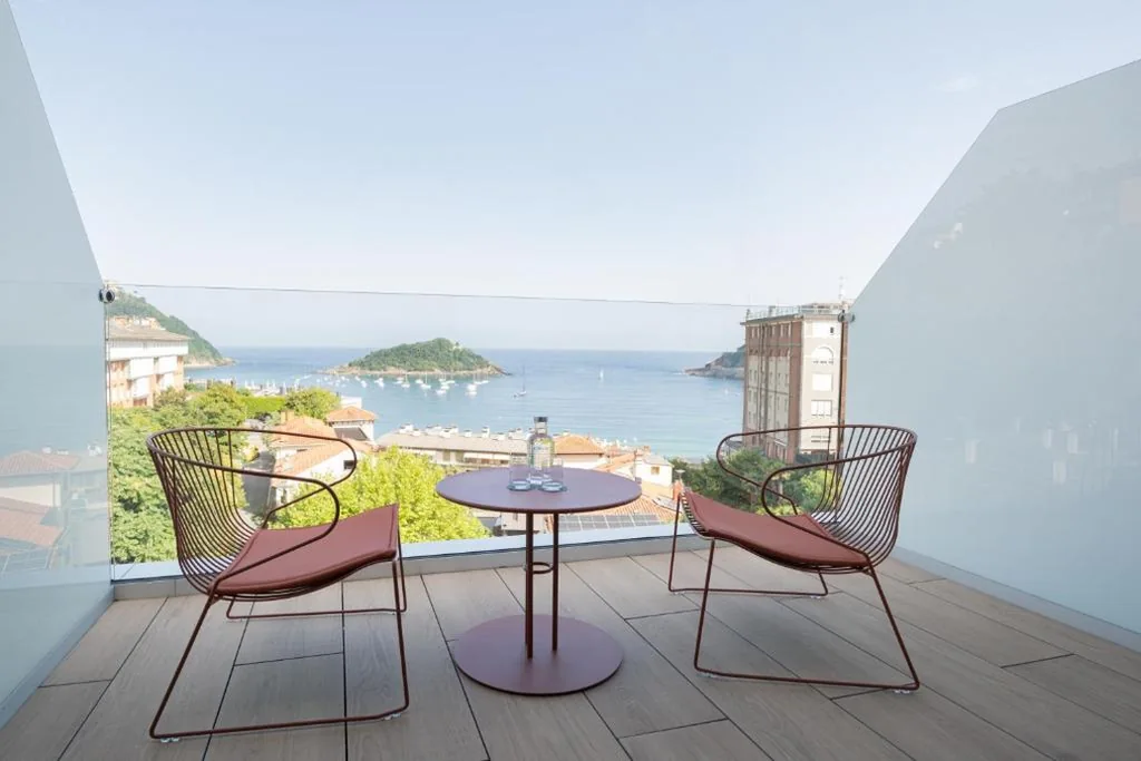 Habitación Superior con cama extragrande — Eurostars Villa Itziar