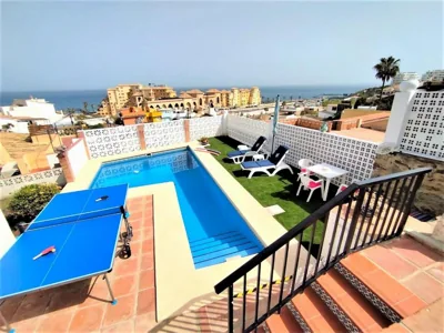 Evans Realty AL Villa & Piscina & Garaje & Playa — foto 3