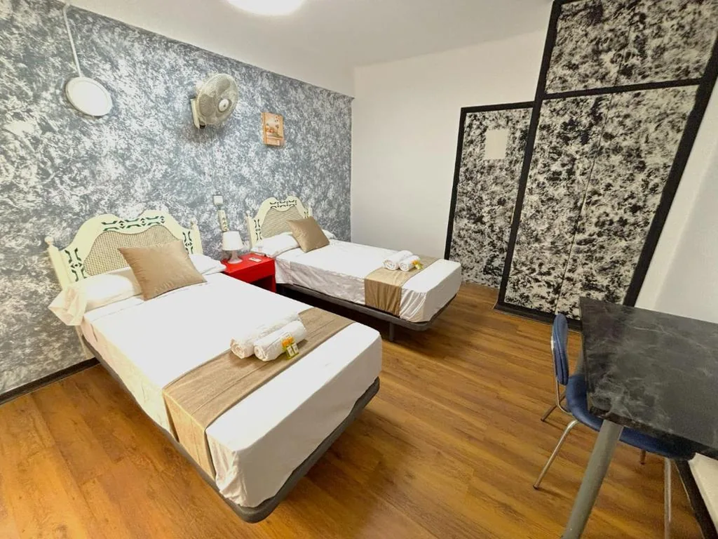 Evans Realty - Hostal