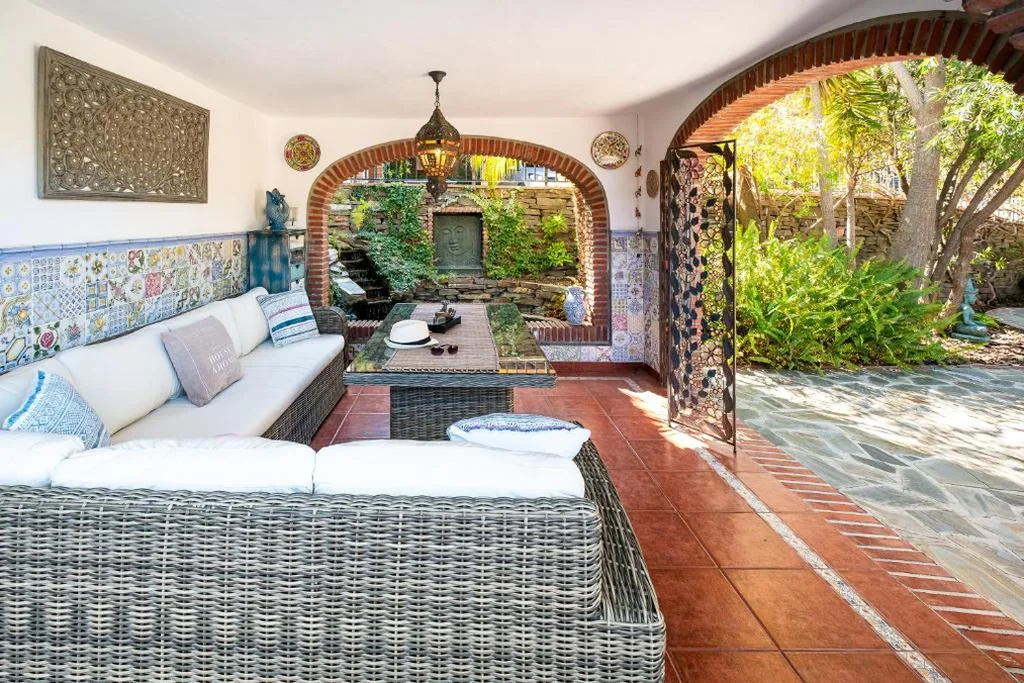 Villa con piscina privada — Exceptional Costa del Sol Villa El Espuela for 10 Heated pool Amazing views & quality