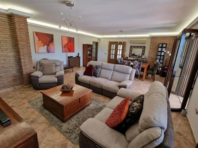 Exclusive Lakeside Villa with Private Pool & Total Privacy — foto 6