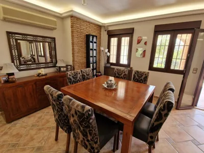Exclusive Lakeside Villa with Private Pool & Total Privacy — foto 12