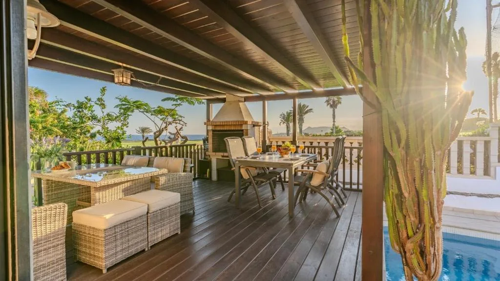 3-Bedroom House — Exclusive Oceanfront Villa with Pool & Golf Views