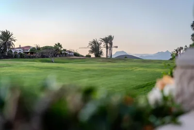 Exclusive Oceanfront Villa with Pool & Golf Views — photo 12