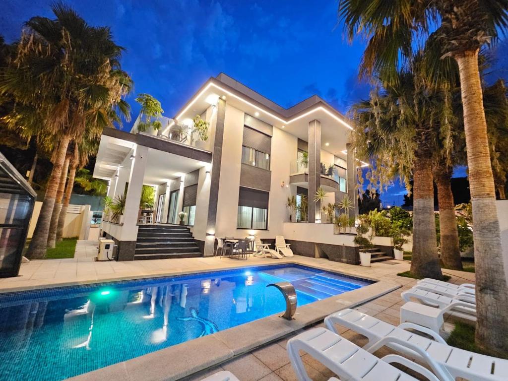Exclusive Villa City, Beach & Golf