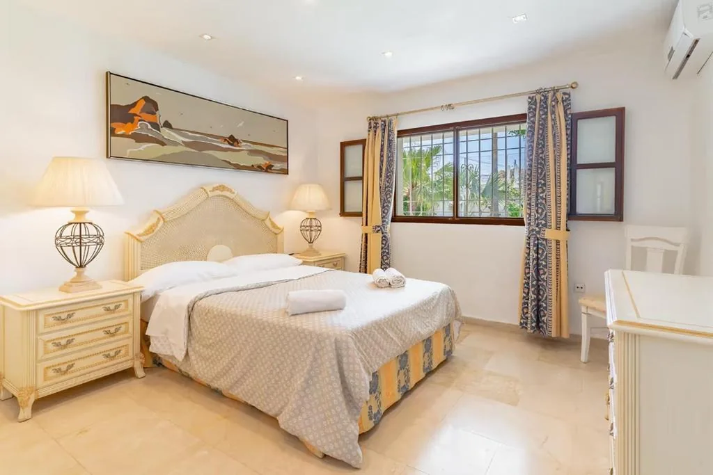 Exclusive villa Las Palmeras Puerto Banus with heated private swimming pool, Marbella, Spain