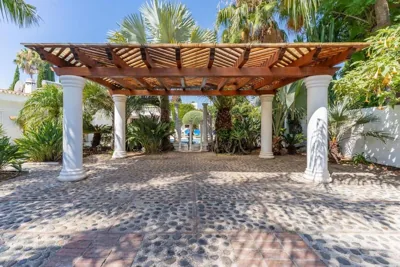 Exclusive villa Las Palmeras Puerto Banus with heated private swimming pool, Marbella, Spain — 照片 11