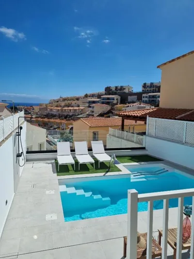 Exclusive villa with heated saltwater pool, roof terrace with beautiful views in Mogán — foto 4