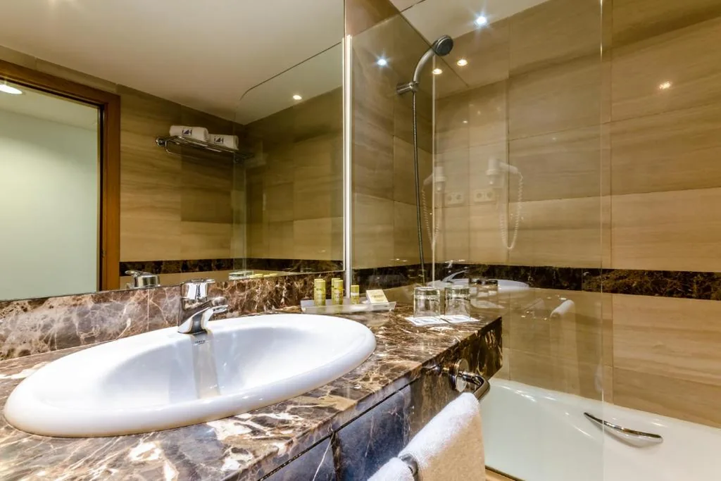 Habitación Doble con cama supletoria — Exe Barbera Parc