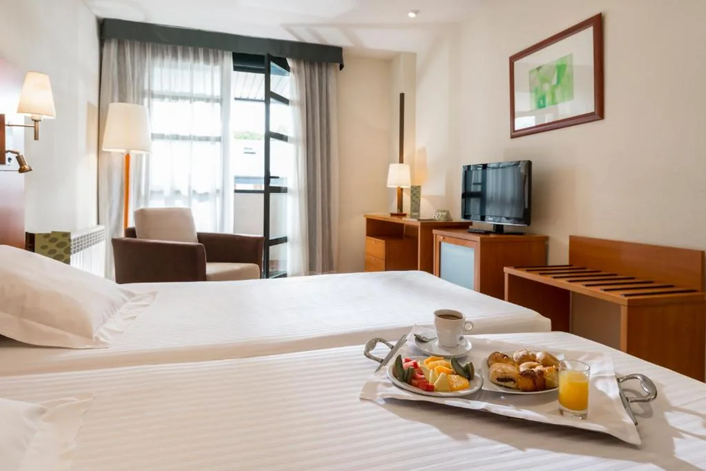 Habitación cuádruple — Exe Gran Hotel Almenar