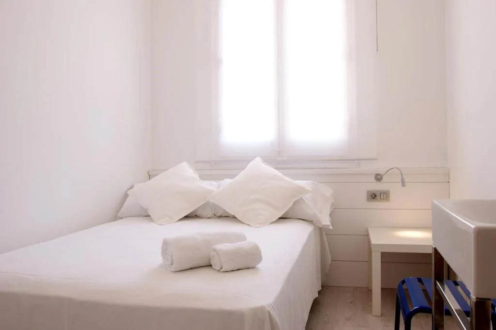 Camera doppia con bagno in comune — Express by gaiarooms
