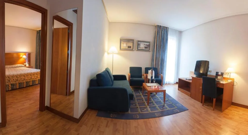 Suite Junior — Extremadura Hotel
