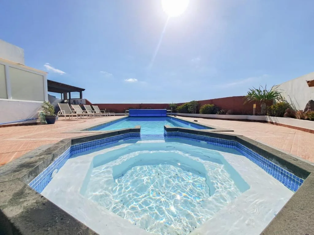 3ベッドルームヴィラ — Extremely Private Villa, Heated Pool & Jacuzzi, Pool Wet Bar, Great Views.