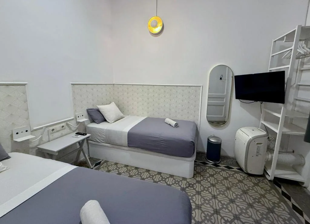 Camera doppia con bagno in comune - 2 letti — Fabrizzio's Petit