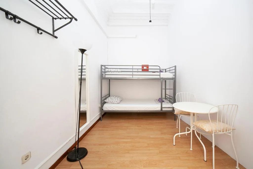 Quarto Duplo Standard - 2 camas — Fabrizzios Terrace Hostel
