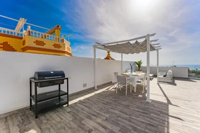 Fabulous contemporary 5 bedroom villa with private heated pool, sleeps max 13 — foto 4