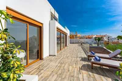 Fabulous contemporary 5 bedroom villa with private heated pool, sleeps max 13 — foto 10