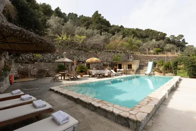 Fabulous Rustic Villa Set On Mountain With Unique Views — foto 4