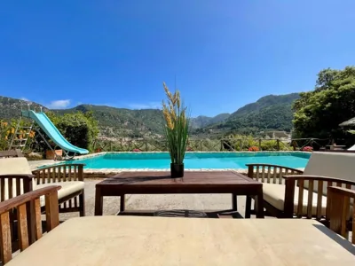 Fabulous Rustic Villa Set On Mountain With Unique Views — foto 10