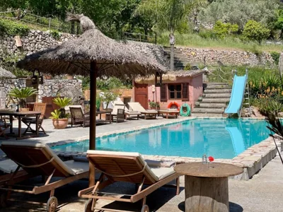 Fabulous Rustic Villa Set On Mountain With Unique Views — foto 11