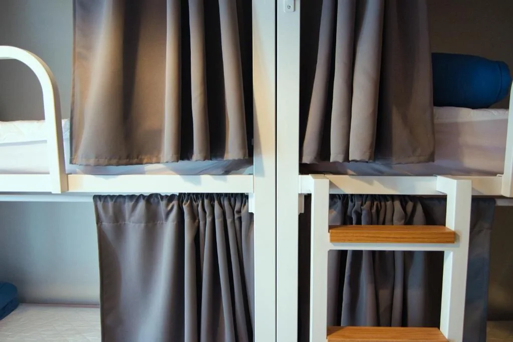 Einzelbett im 6-Bett-Mehrbettzimmer — Factory Hostels Barcelona