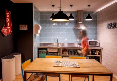 Factory Hostels Barcelona — Foto 4