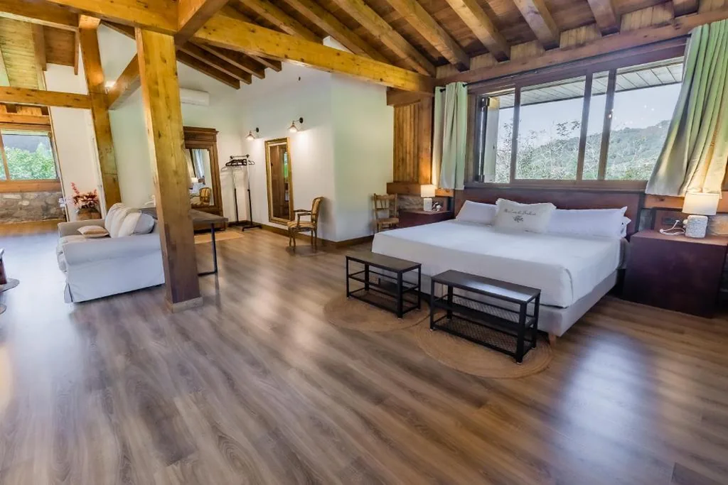 Quarto Deluxe com cama extragrande — Fagoaga dorretxea