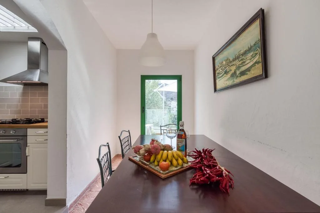 Villa met 2 slaapkamers — FAMILY COTTAGE AMONG OLIVE TREES