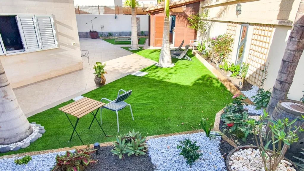 Deluxe Villa — Family Townhouse Los Corales, 4BR, Los Cristianos, Pool, Private Jacuzzi
