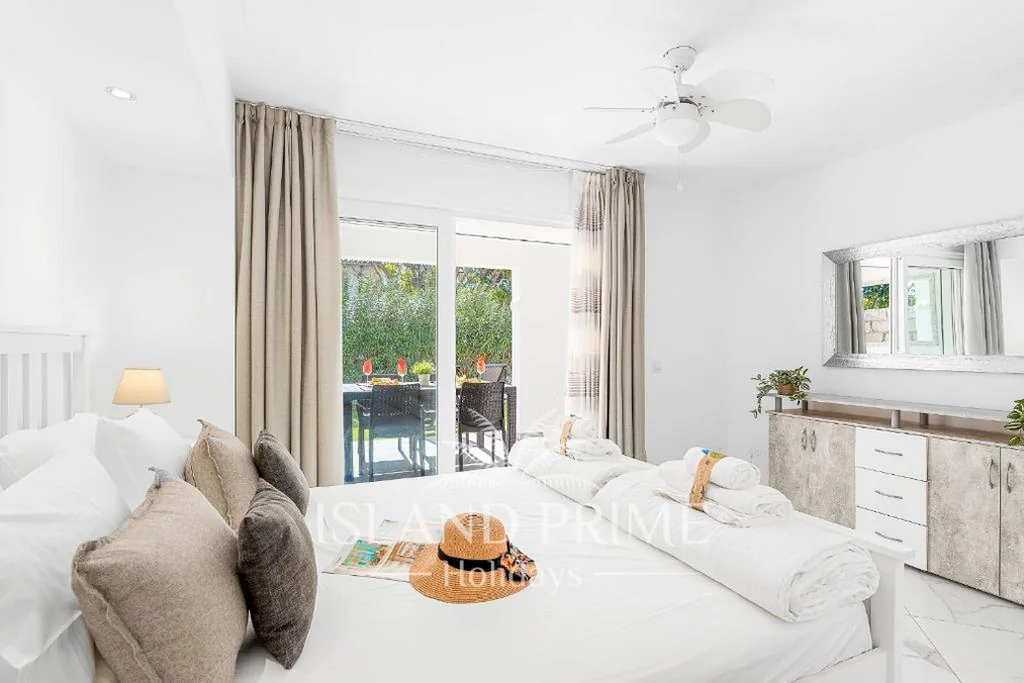 Family Villa in a Heated Pool Complex in Golf del Sur FV4