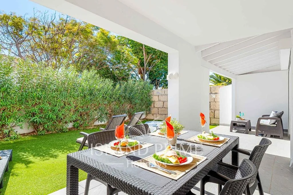Villa met 3 slaapkamers — Family Villa in a Heated Pool Complex in Golf del Sur FV4